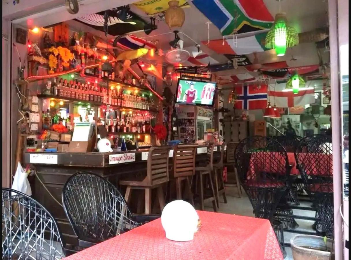 Vech Guesthouse Patong Bagian luar foto