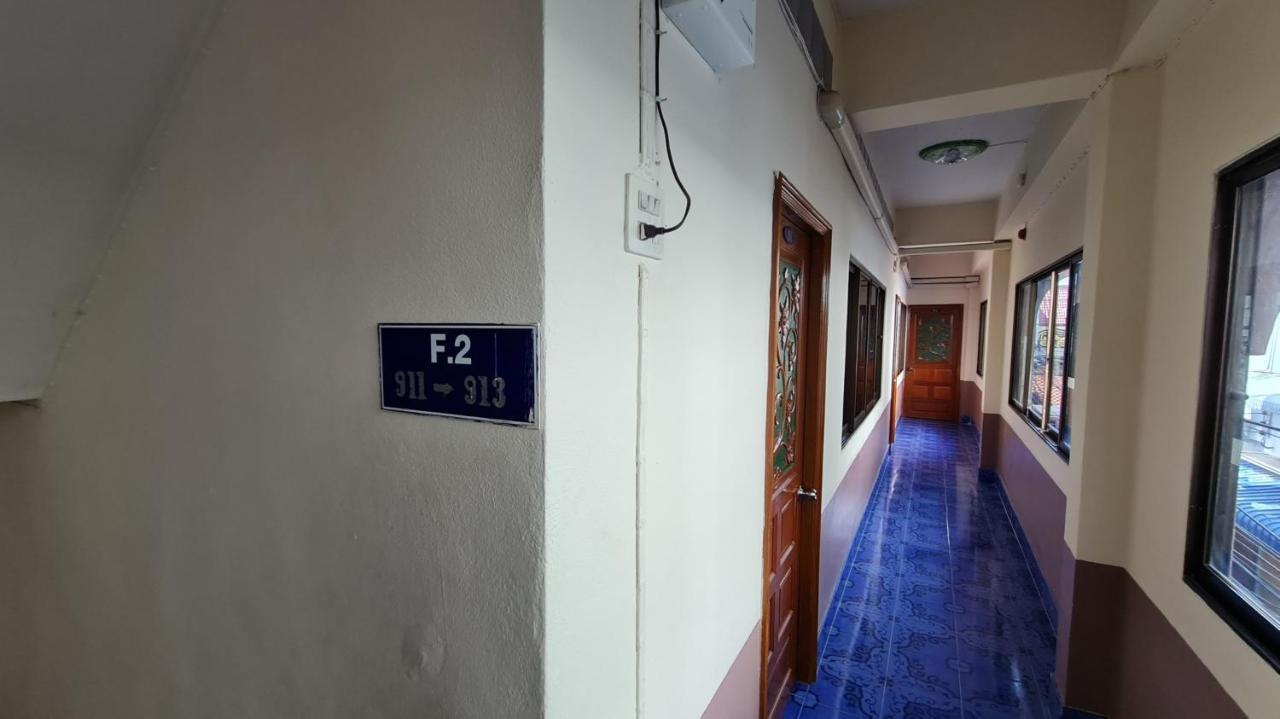 Vech Guesthouse Patong Bagian luar foto