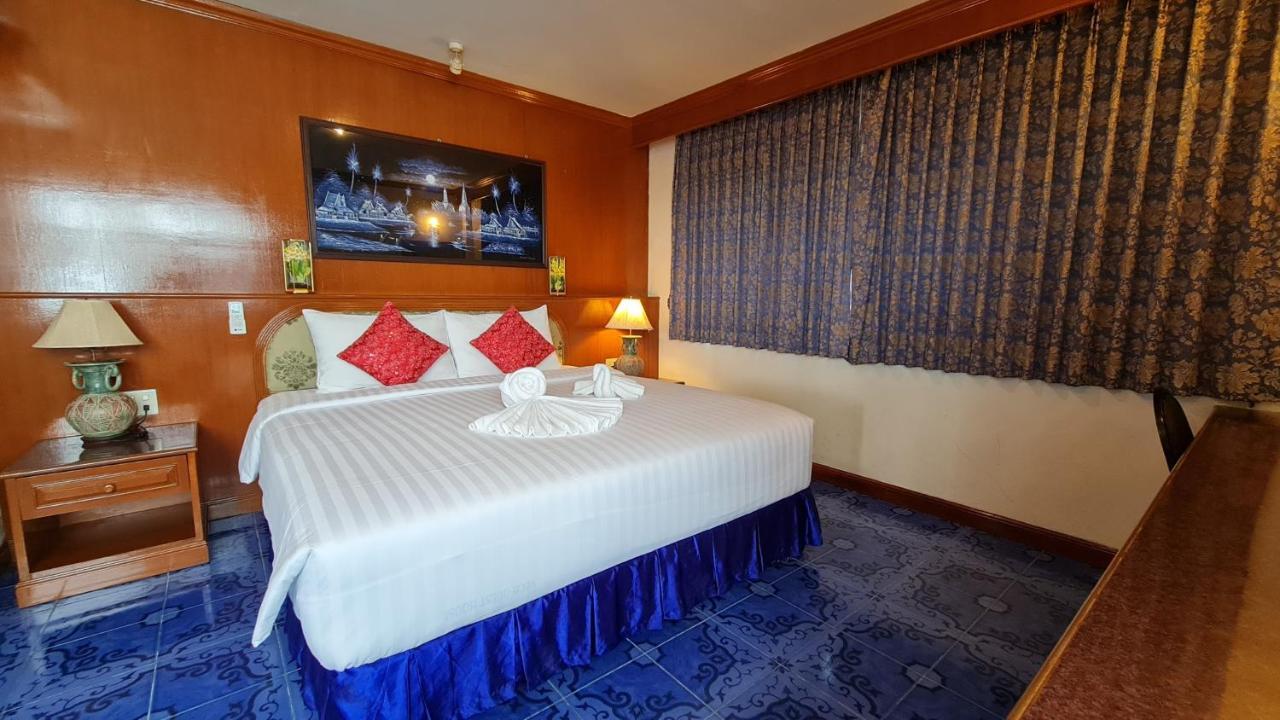 Vech Guesthouse Patong Bagian luar foto